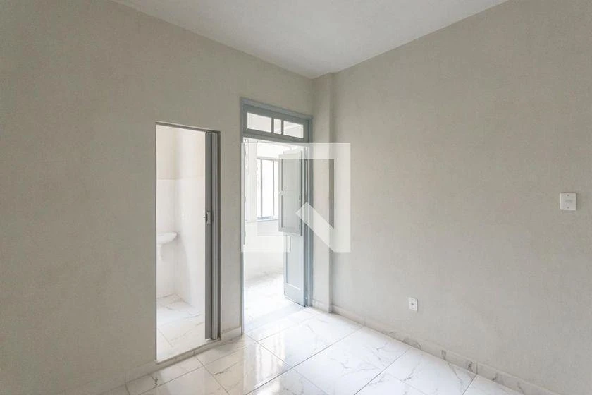Apartamento de 1 dormitorio con suelos de azulejo — photo 20