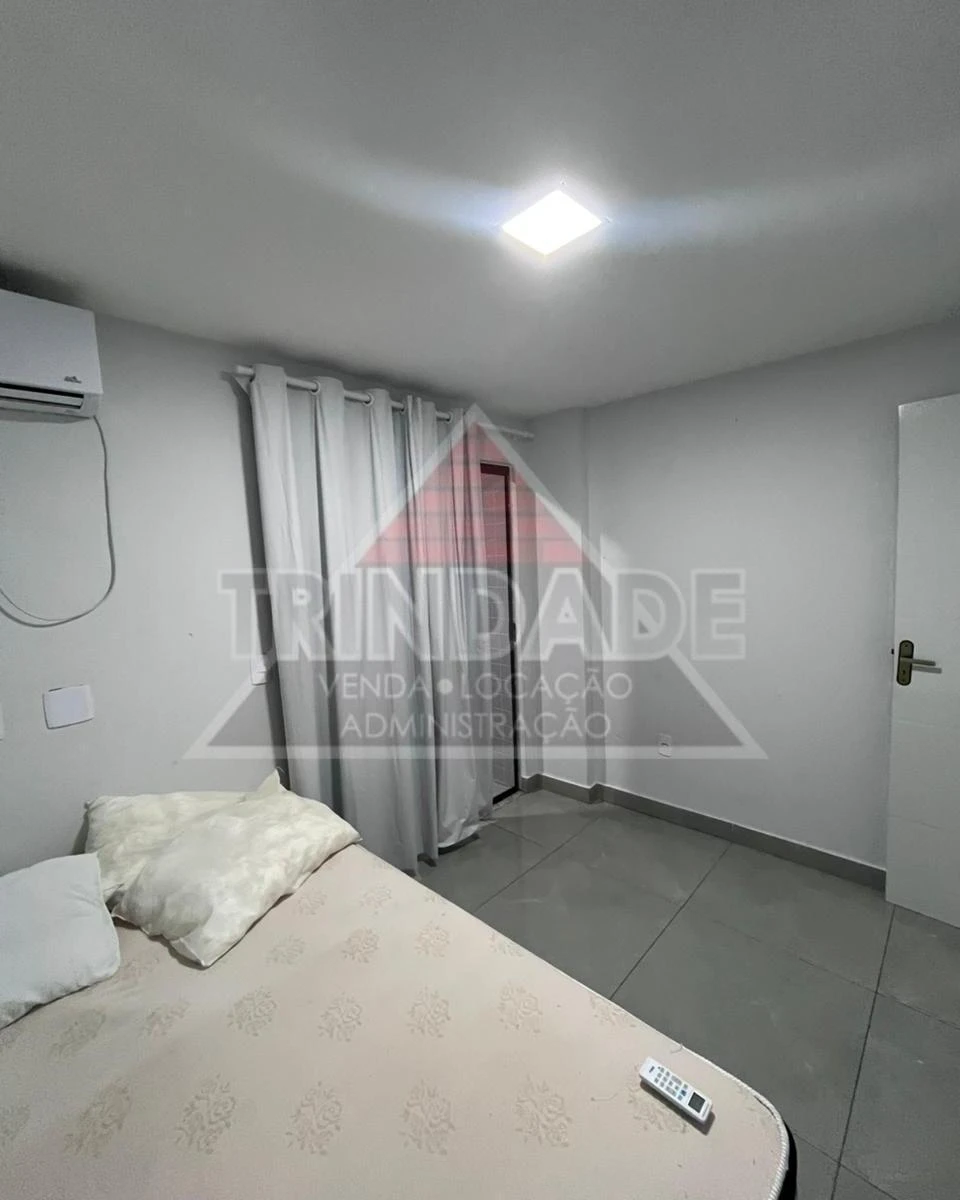 One-bedroom apartment with a washing machine — photo 7