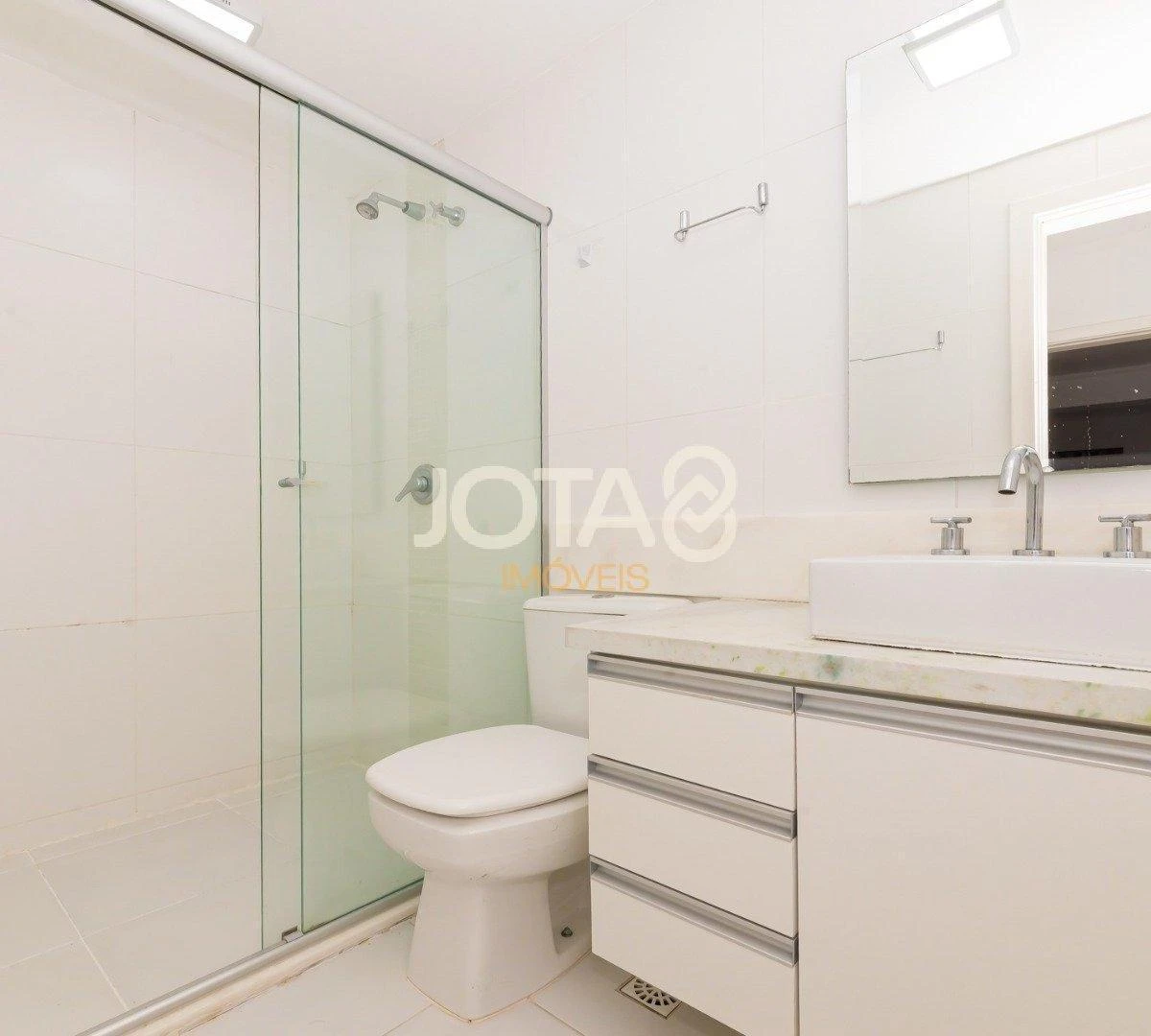 2-bedroom apartment in a building with a gym — photo 22