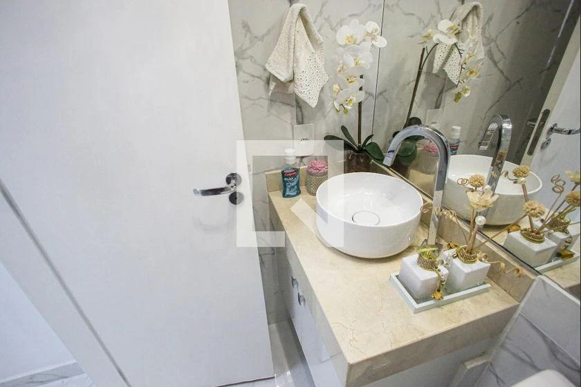Furnished house with 4 bedrooms and 167 m² — photo 3