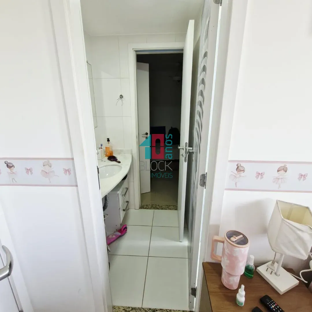3-bedroom apartment in a building with a gym — photo 36