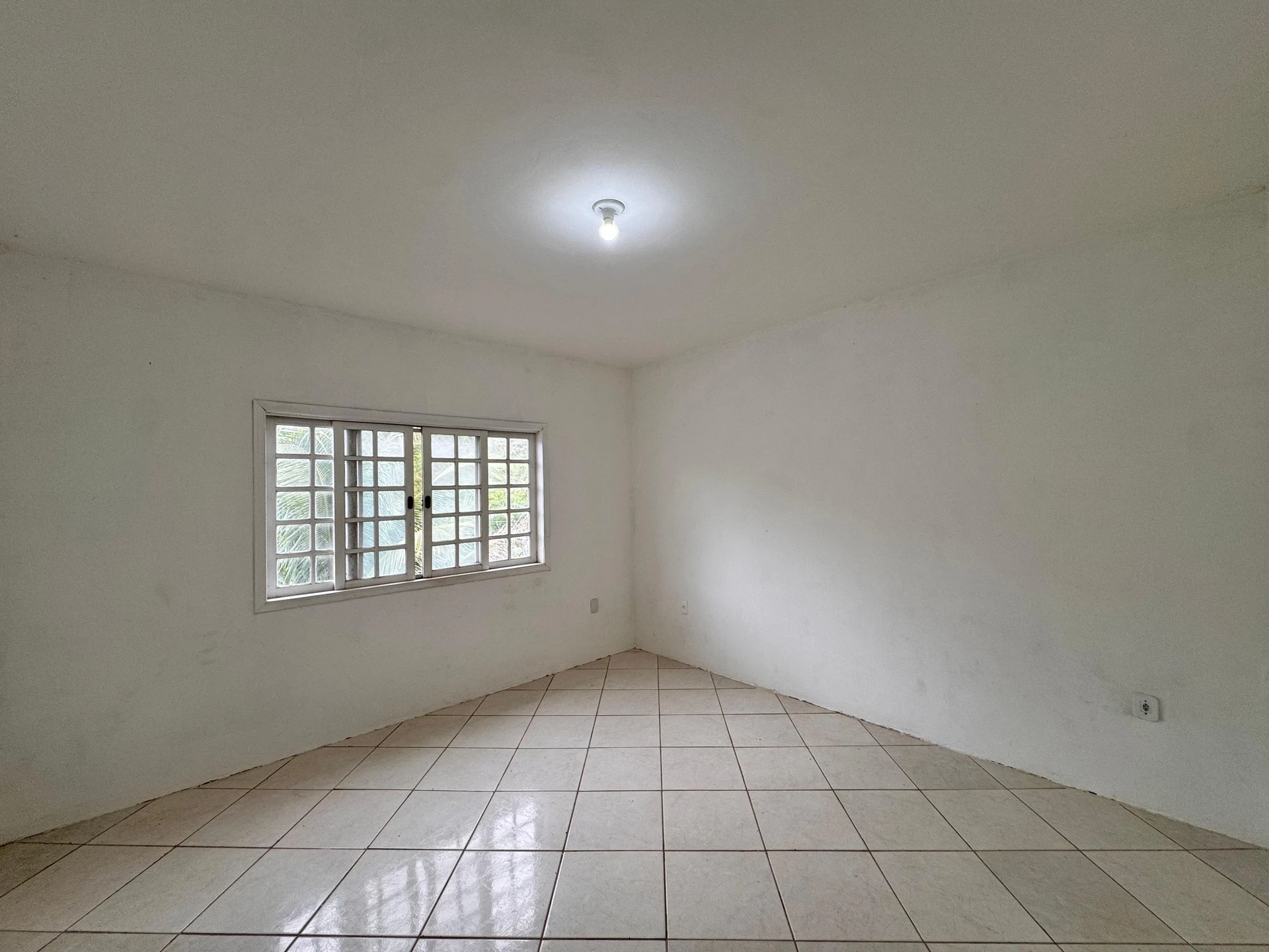 2-bedroom house with 1 bathroom no parking — photo 14