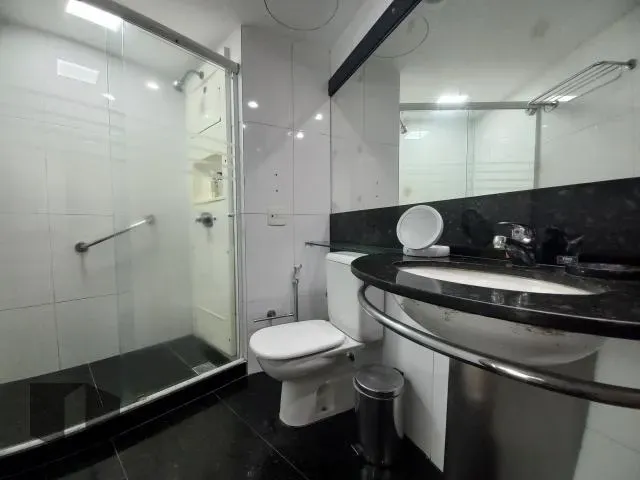 Furnished 1-bedroom apartment with enclosed balcony — photo 2