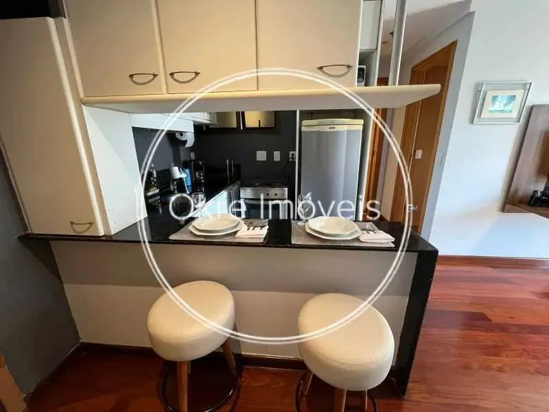 Furnished 1-bedroom flat with open-plan kitchen and parking — photo 7