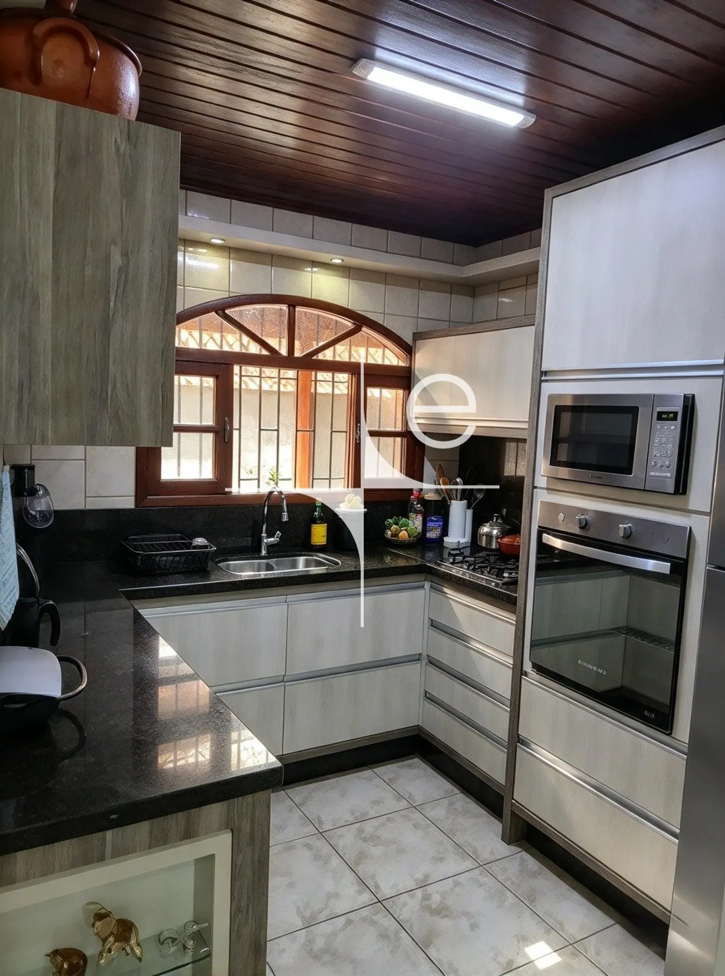 Ванна та 2 спальні: будинок 100 м² — photo 2