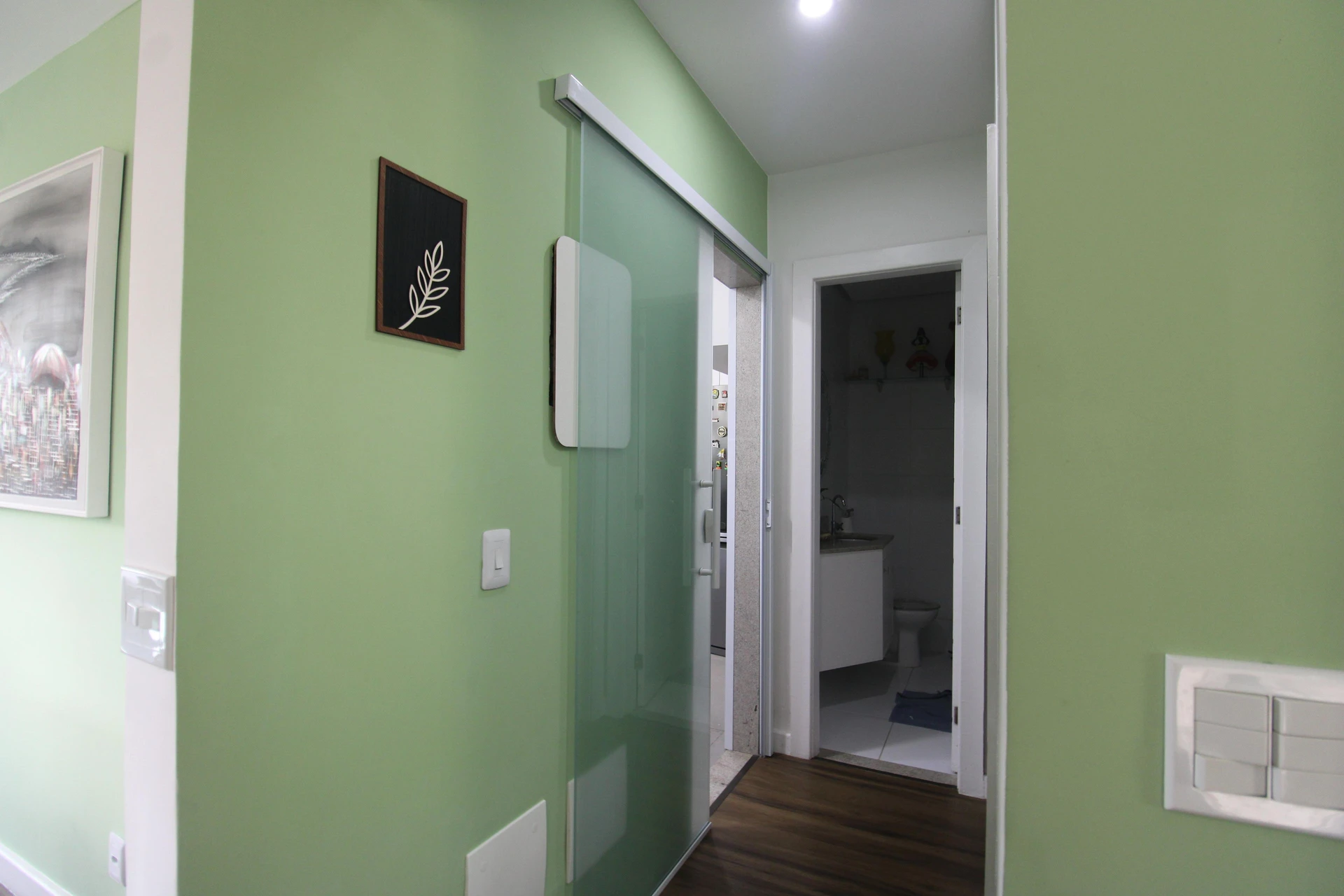 Casa mobiliada com 3 suítes e cozinha aberta com fogão a gás — photo 46