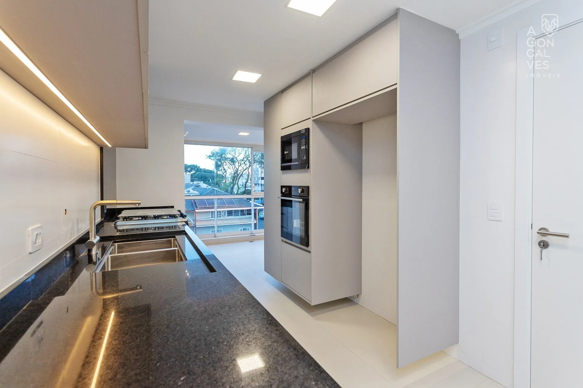 Apartamento com 4 quartos, 3 banheiros e 3 vagas — photo 17