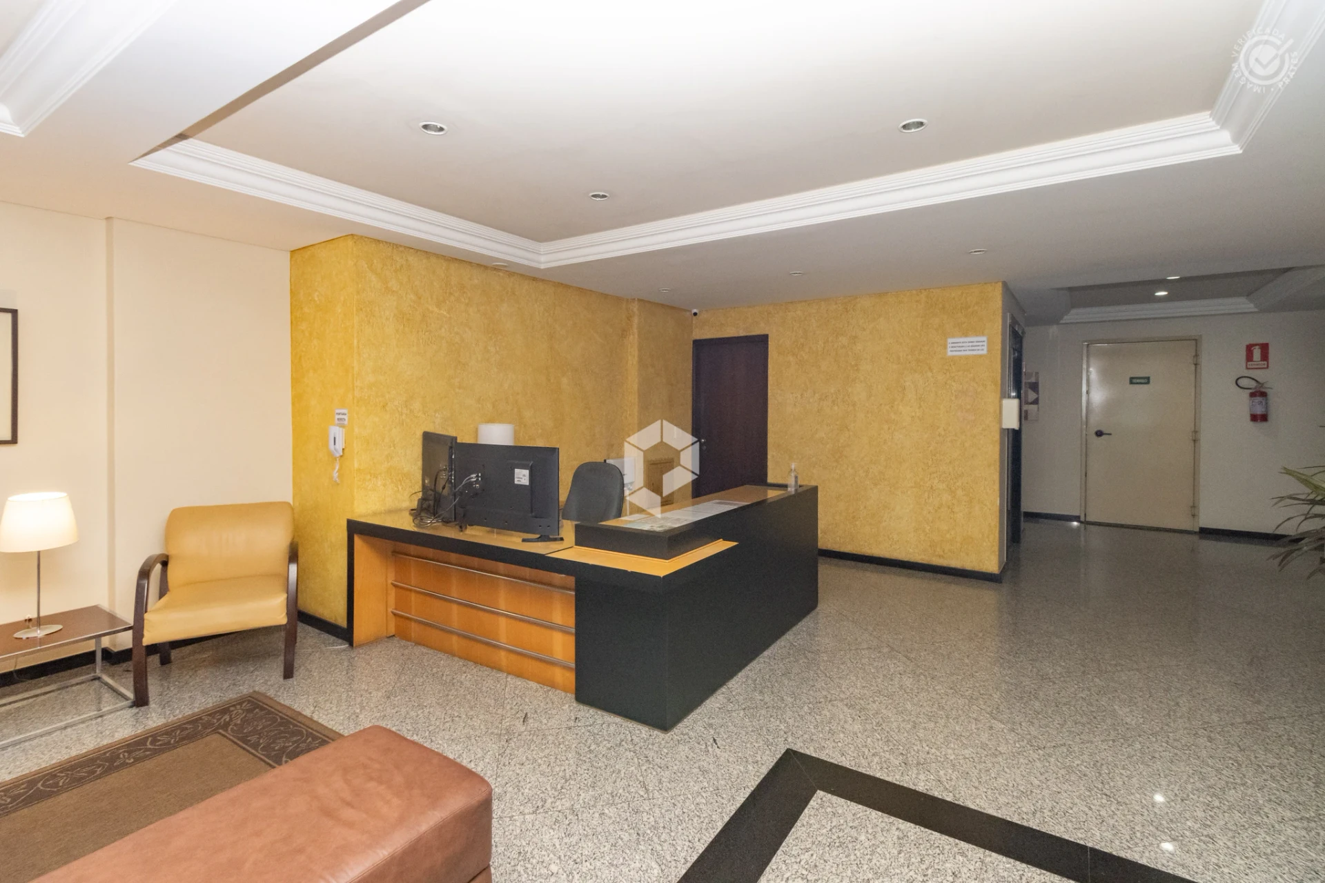 2-bedroom apartment with a washing machine — photo 18