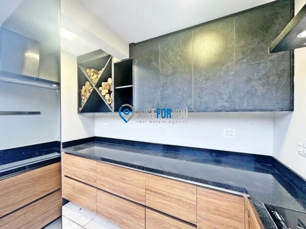 3-bedroom apartment with 5 bathrooms and 370 m² — photo 60