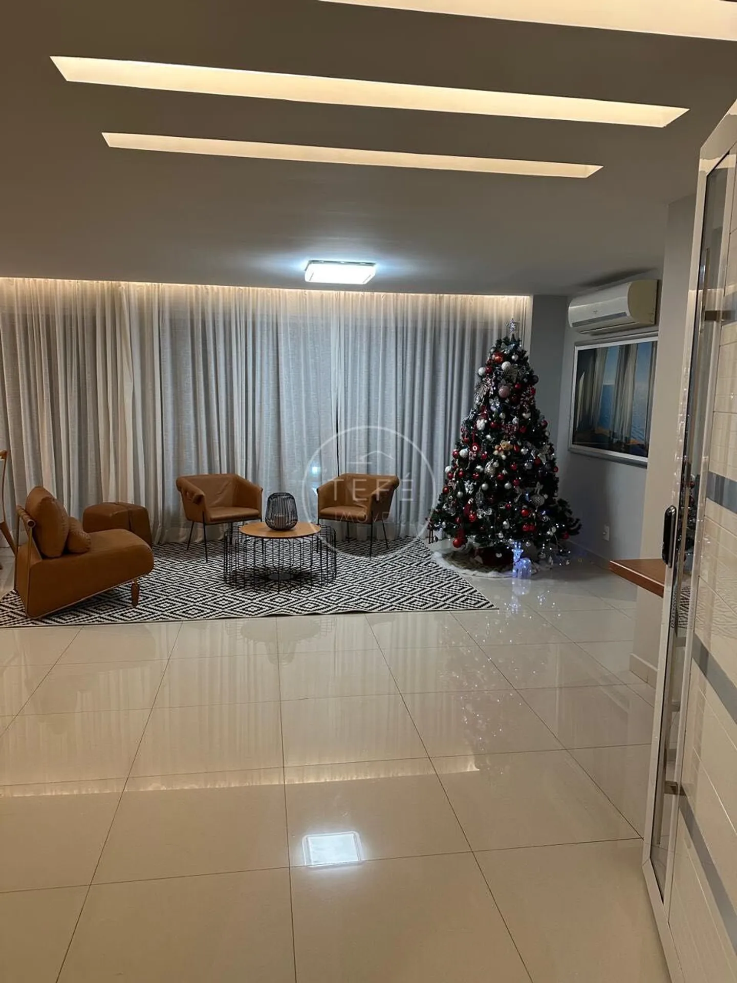House for rent with 5 suites and 290 m² — photo 8