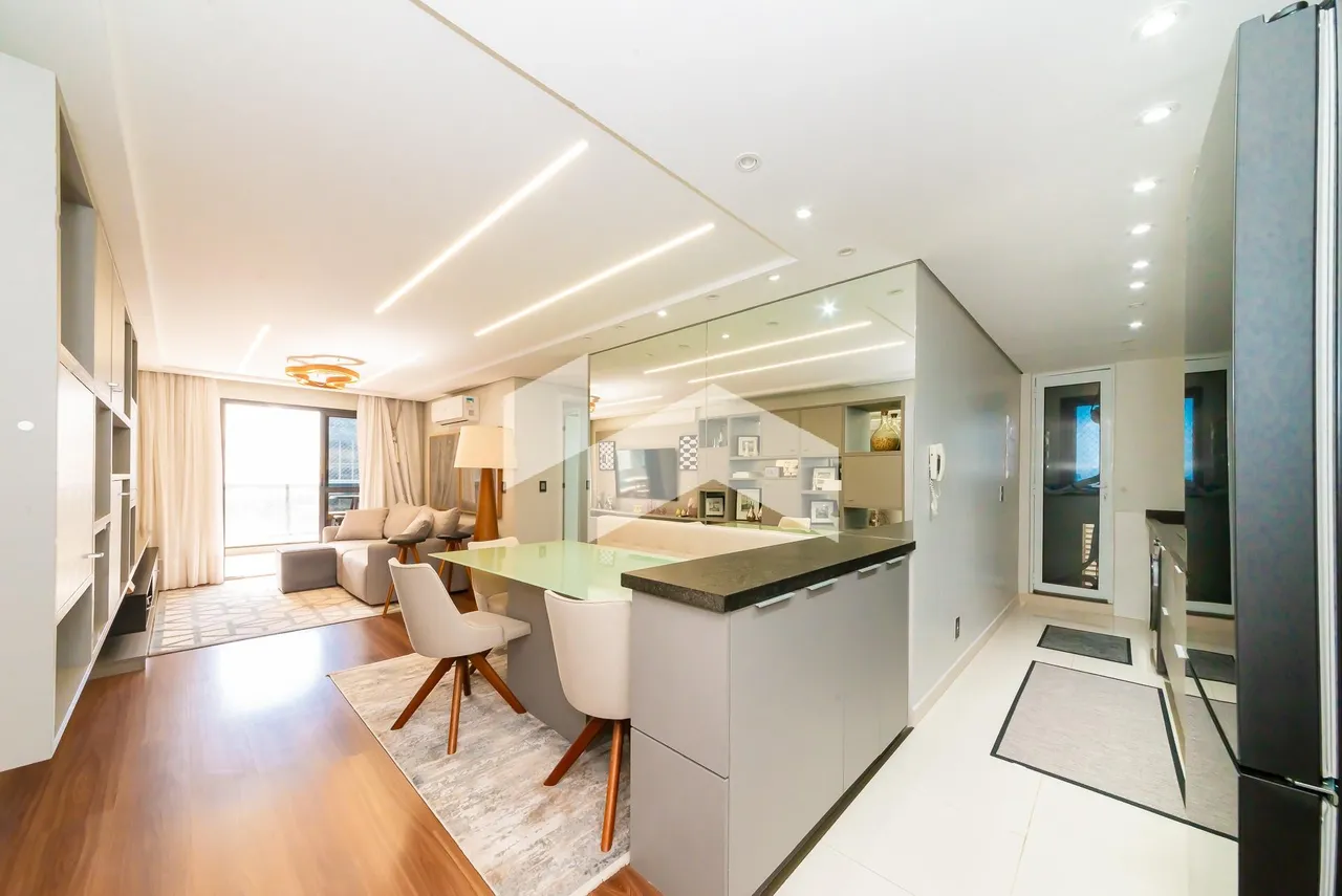 76 m² apartment with 2 bedrooms and an open-plan kitchen — photo 2