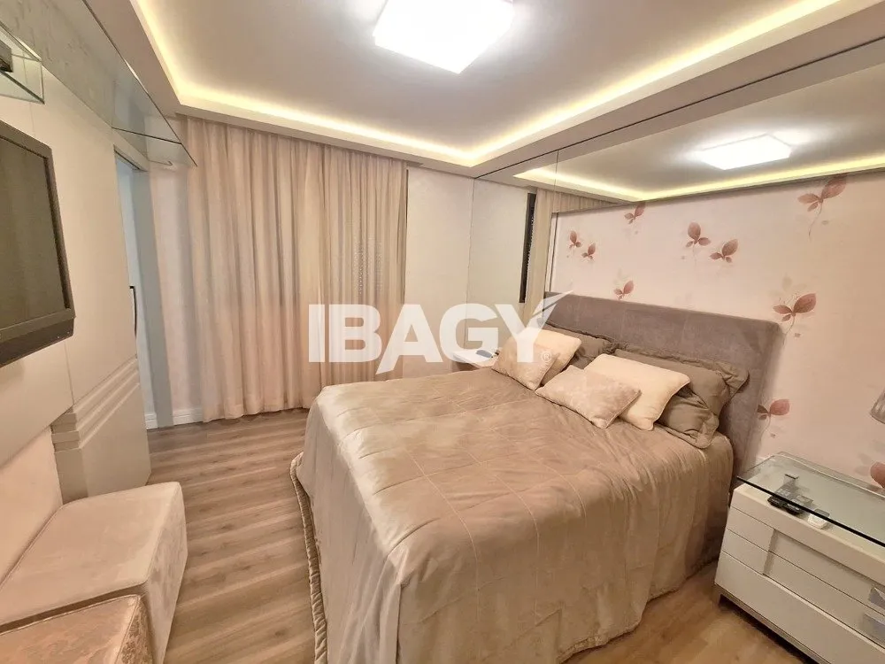 Furnished apartment with 2 en-suite bedrooms and 2 parking — photo 4