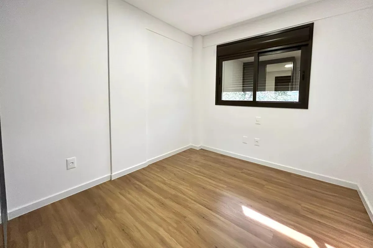 2-bedroom apartment with integrated kitchen and balcony — photo 20