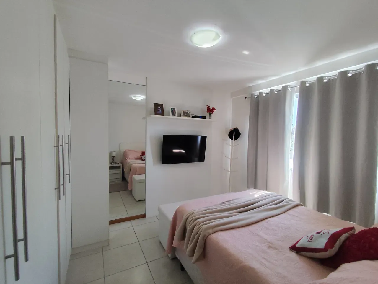 Furnished 3-bedroom apartment with open-plan kitchen — photo 3