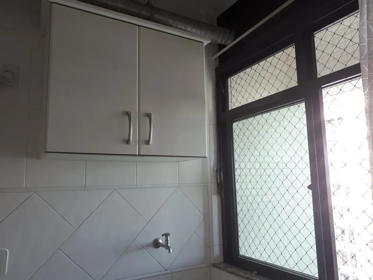 3-bedroom apartment with a bathtub — photo 8
