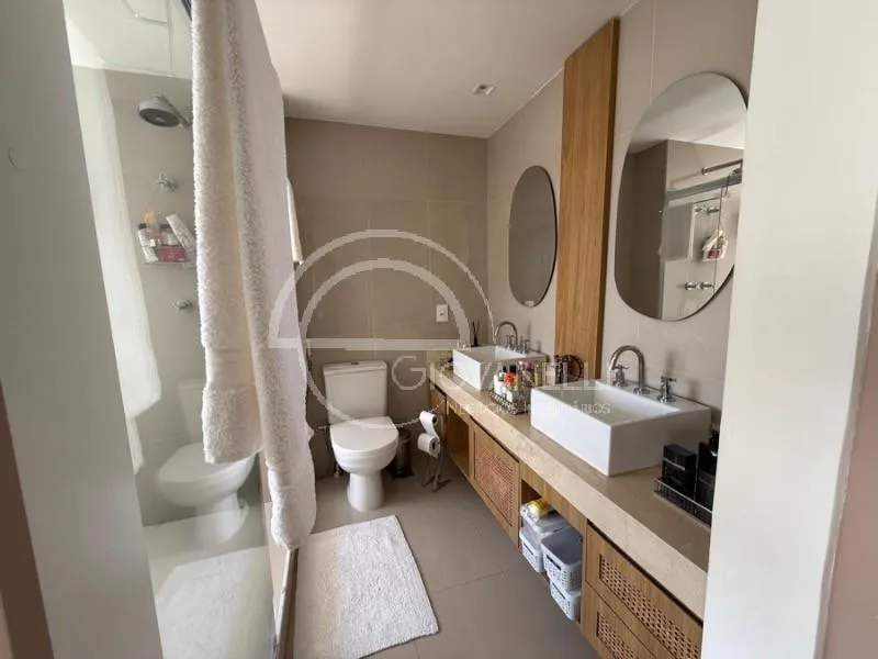Apartamento de 227 m² com varanda e 5 quartos — photo 42