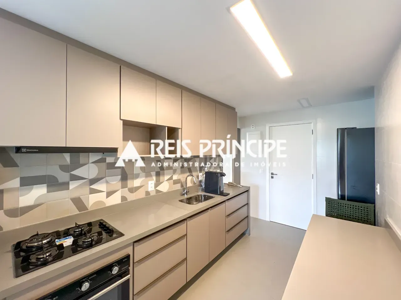 3-bedroom apartment with a suite; balcony and view — photo 27