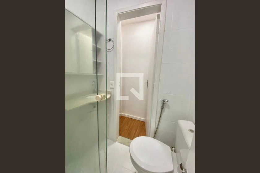 Departamento de 2 dormitorios con balcón cerrado con vidrio — photo 19