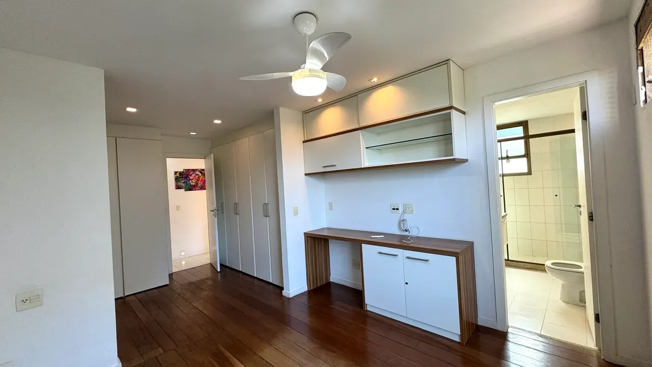 Apartment on the 3rd floor with floor-to-ceiling windows — photo 22
