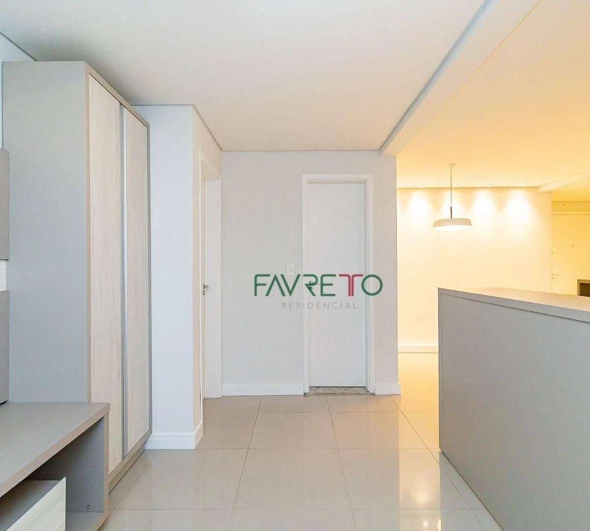 One-bedroom apartment in a building with a pool — photo 35