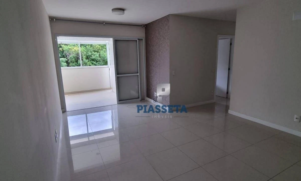 3-bedroom apartment in a building with a pool — photo 15