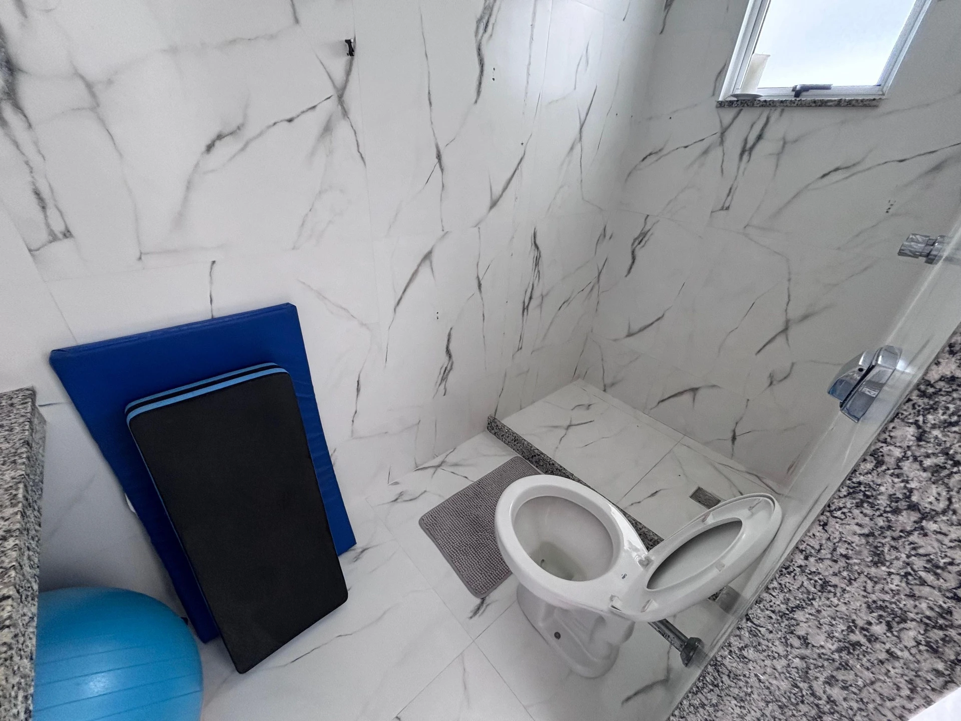 Apartamento mobiliado com 4 quartos e 4 banheiros — photo 53
