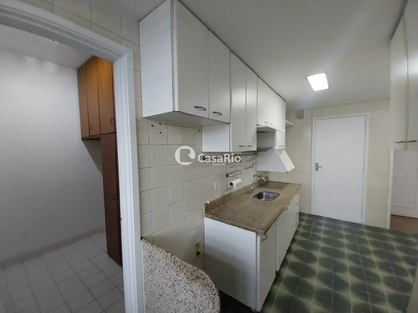 2-bedroom apartment with wood or laminate floors — photo 26