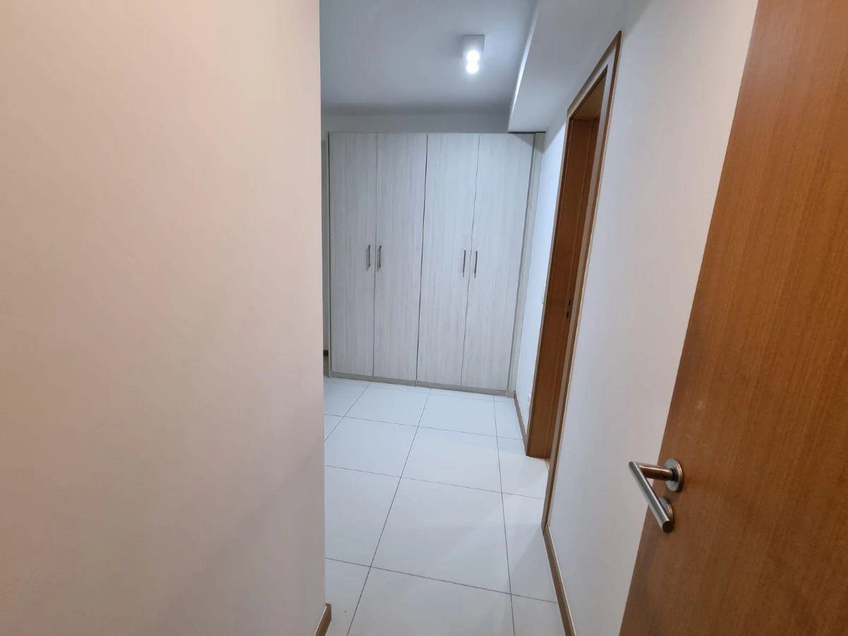 4-bedroom apartment in a building with a sauna — photo 47
