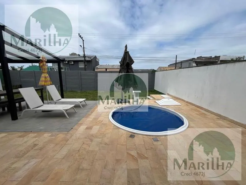 4-bedroom house with open-plan kitchen and gas stove