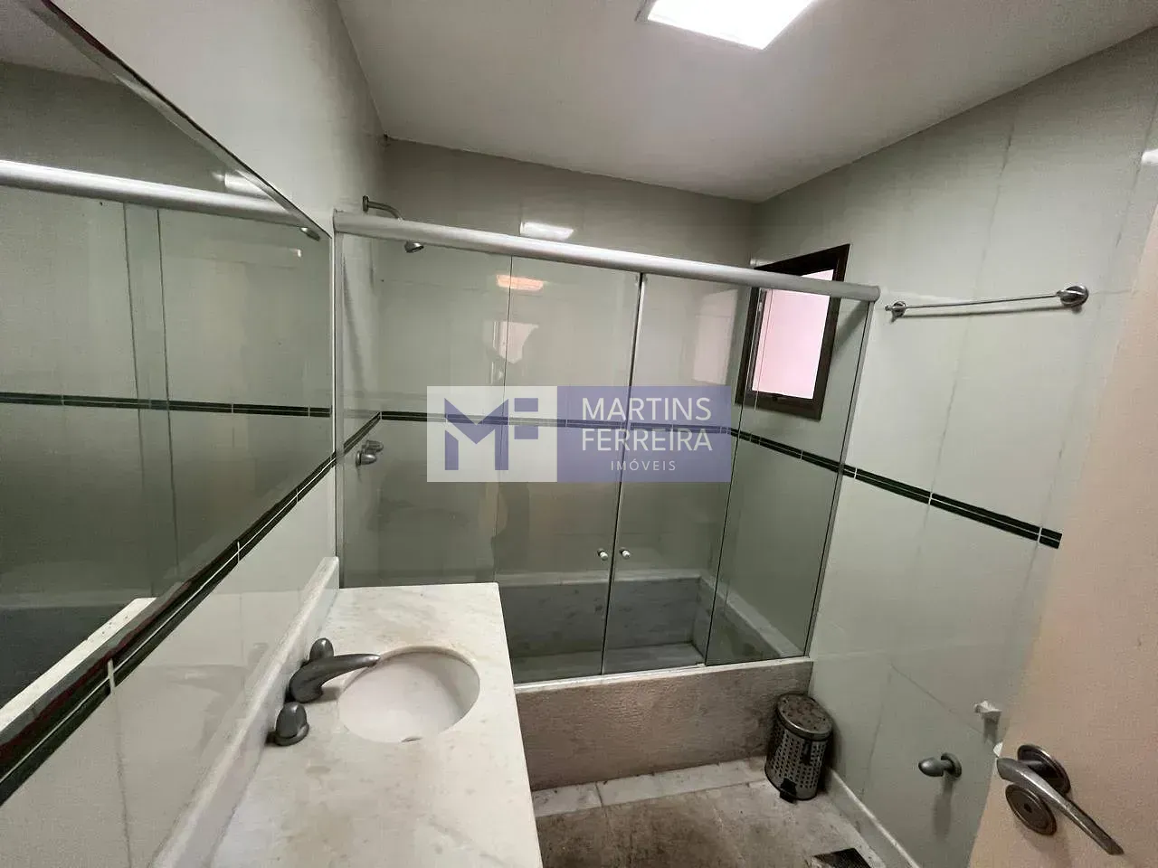 4 quartos e banheira: apartamento de 175 m² — photo 17