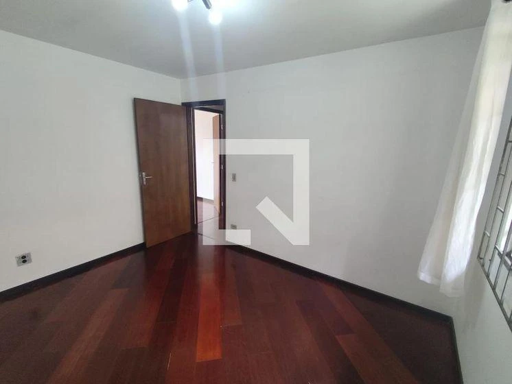 Casa con piso de madera o laminado en Curitiba — photo 3