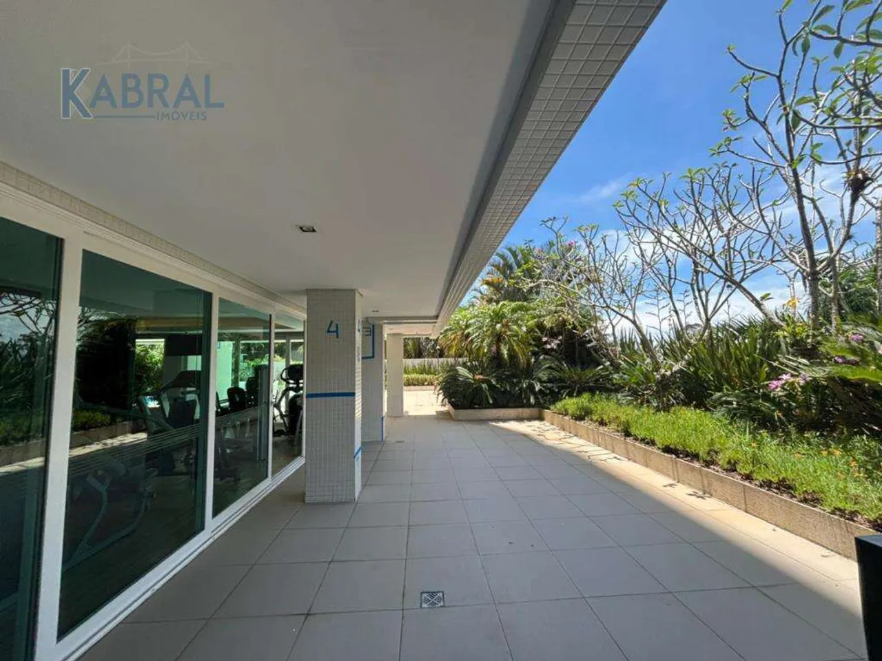 Apartment, 169 m², with a grill on the balcony — photo 2