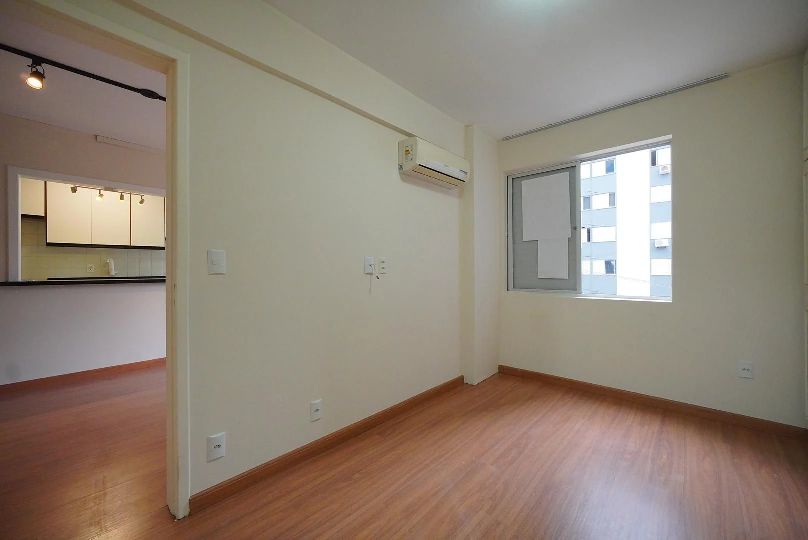 Wood or laminate floors in a one-bedroom apartment, 48 m² — photo 12