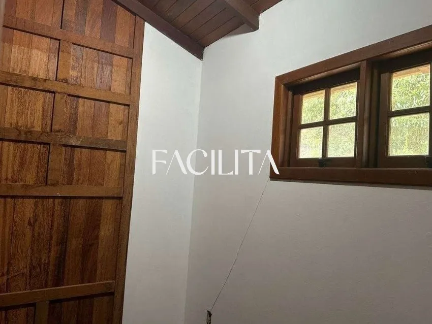House with 3 bedrooms and a private garden — photo 21