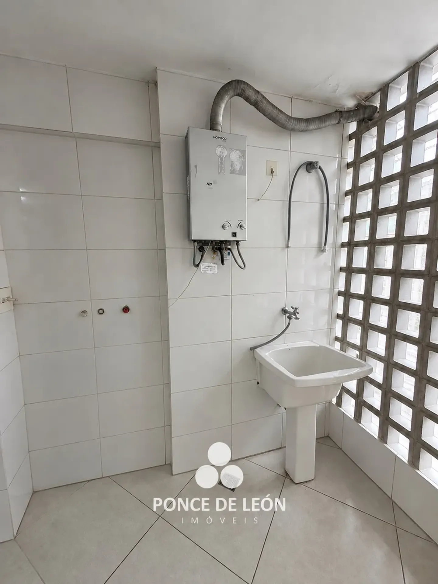 3-bedroom apartment in a building with a sauna — photo 17