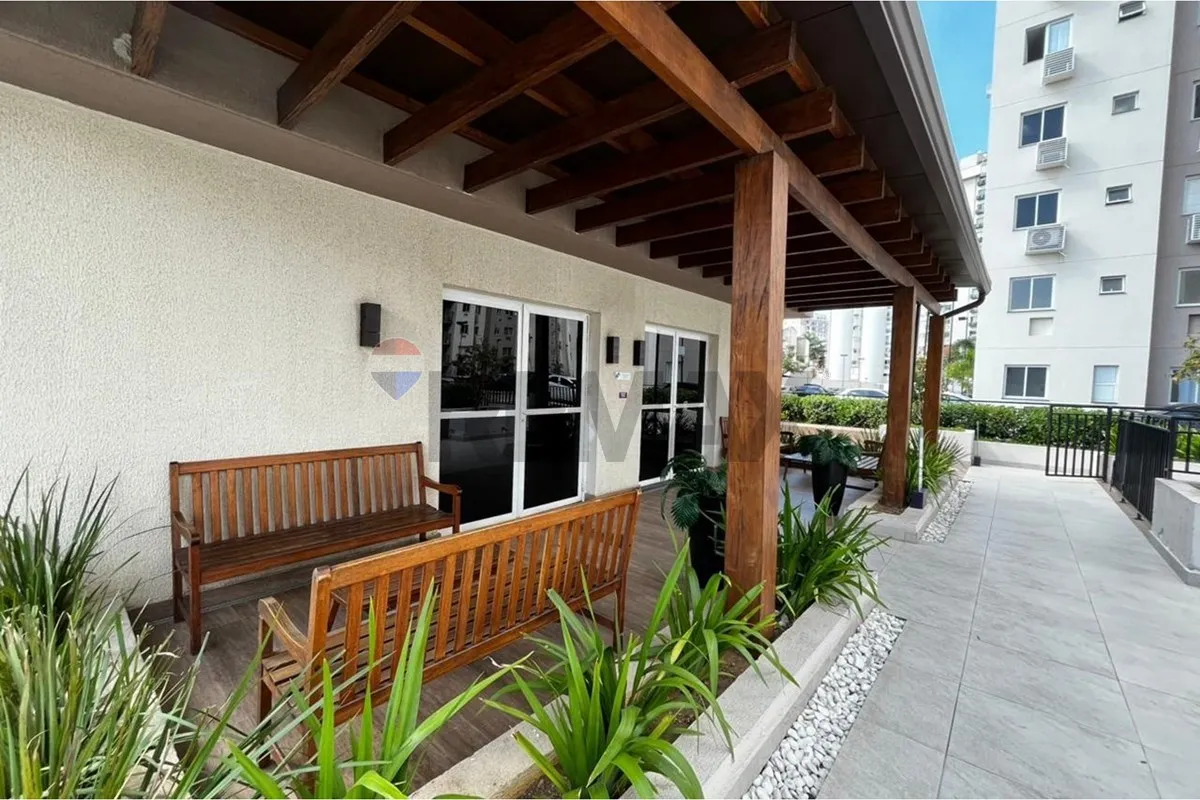 2-bedroom apartment with 1 bathroom and parking