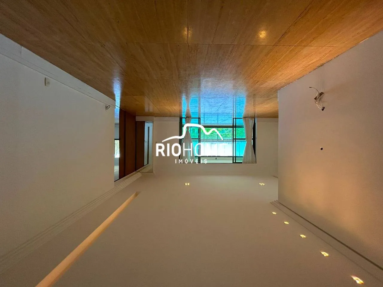 Apartment, 174 m², with a glass-enclosed balcony — photo 40