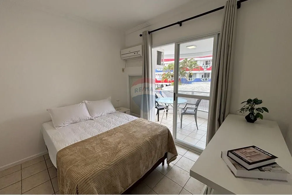 Apartamento de 1 dormitório com sacada e churrasqueira — photo 14