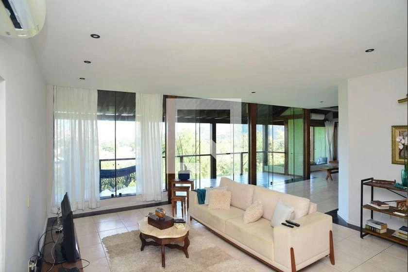 Casa com 6 quartos e 650 m², 5 suítes — photo 3