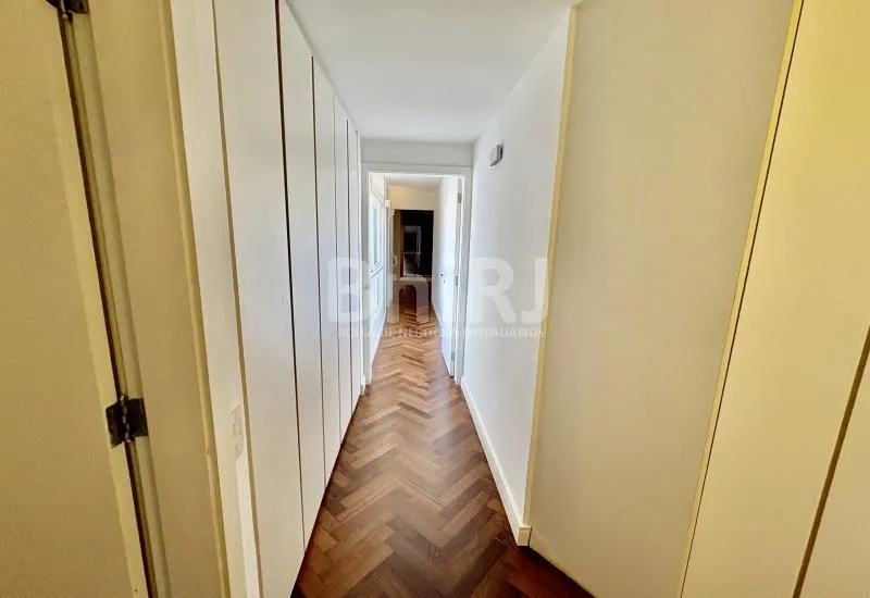 Apartamento de 180 m² com varanda fechada e fogão a gás — photo 22