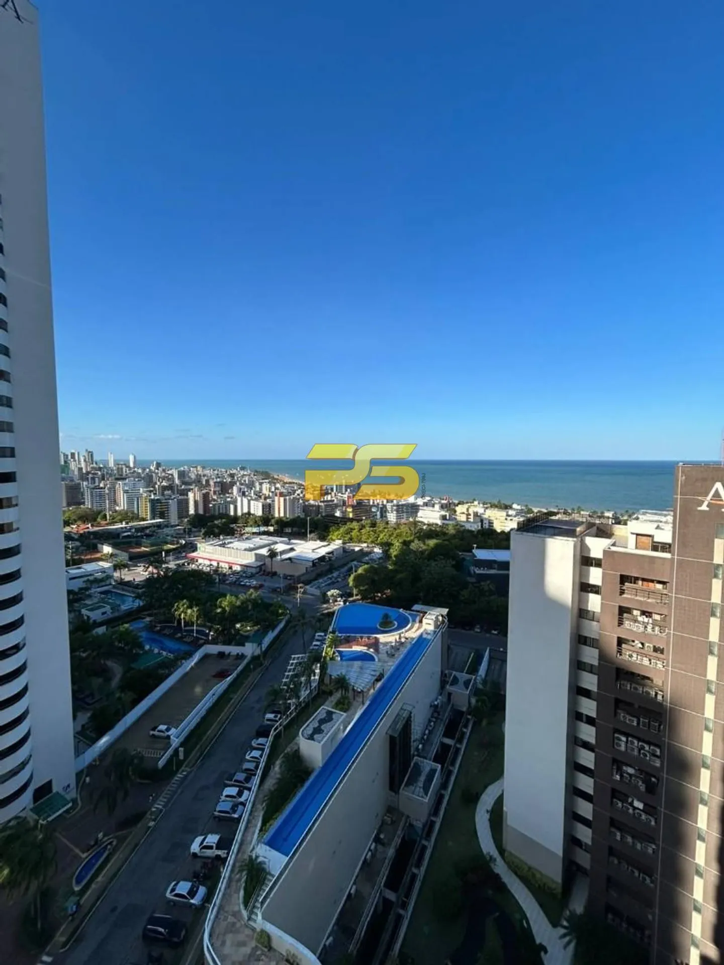 3-bedroom apartment with a water view — photo 3