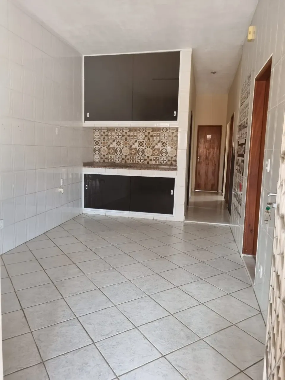 House with 3 bedrooms, 3 baths and 4 parking spaces — photo 2