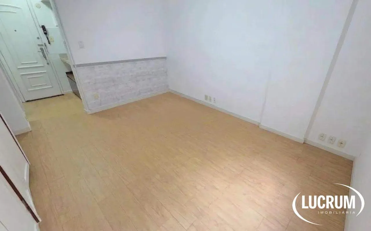 Apartamento de 1 quarto com banheiro e banheira — photo 8
