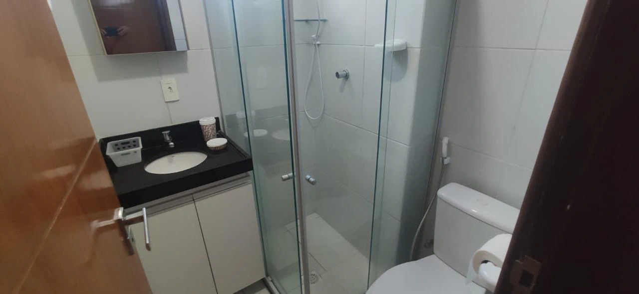 Furnished 2-bedroom apartment with an en-suite and parking — photo 4