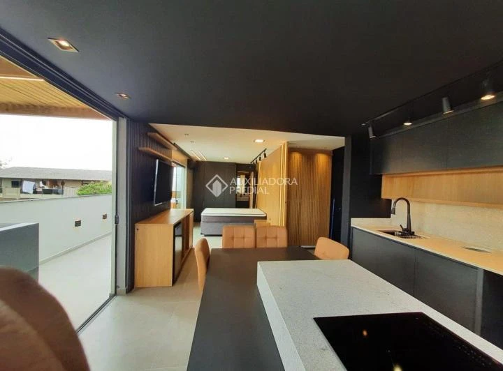 Furnished penthouse with open-plan kitchen and 1 bedroom — photo 5
