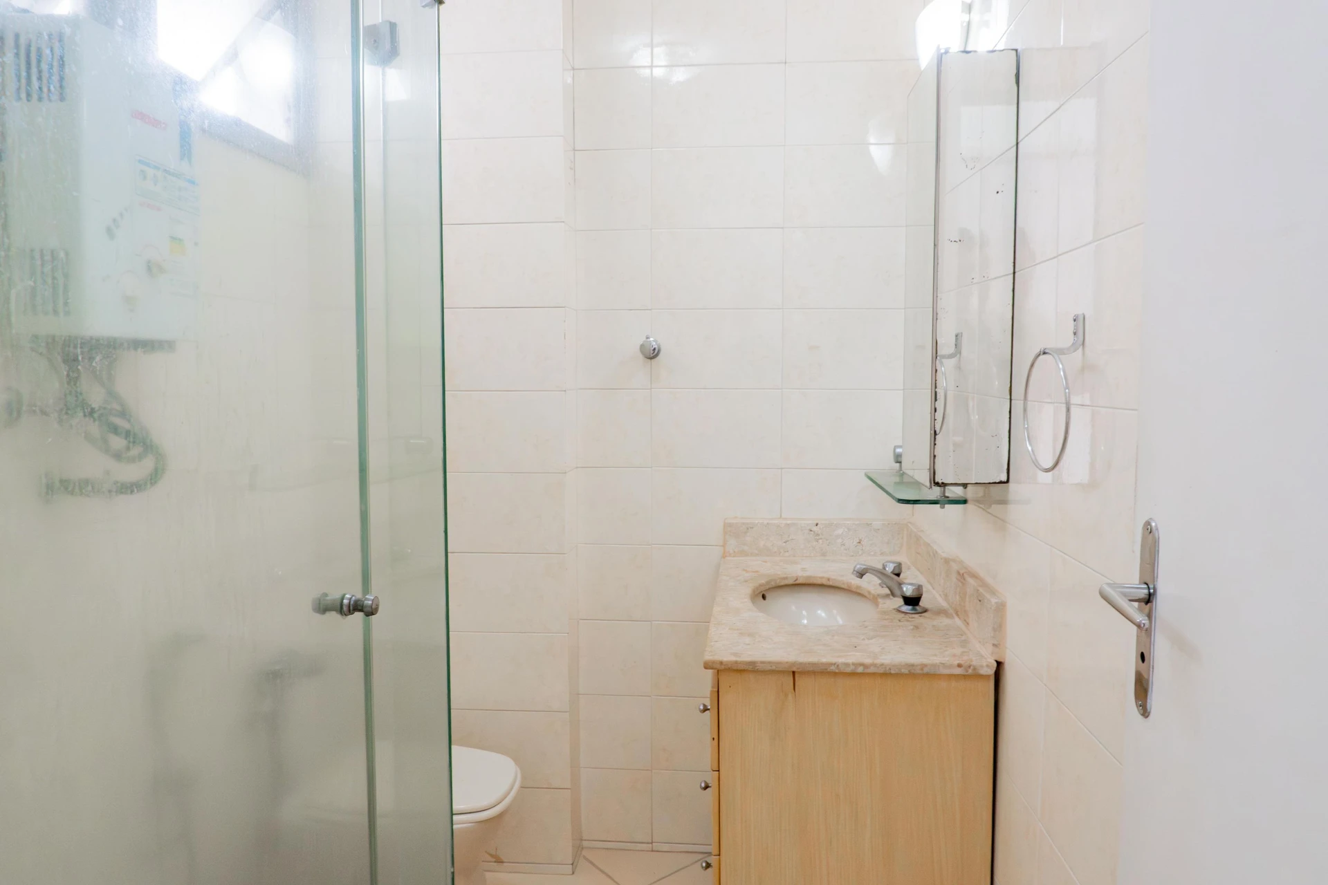Apartamento sem mobília com 2 quartos e varanda — photo 7