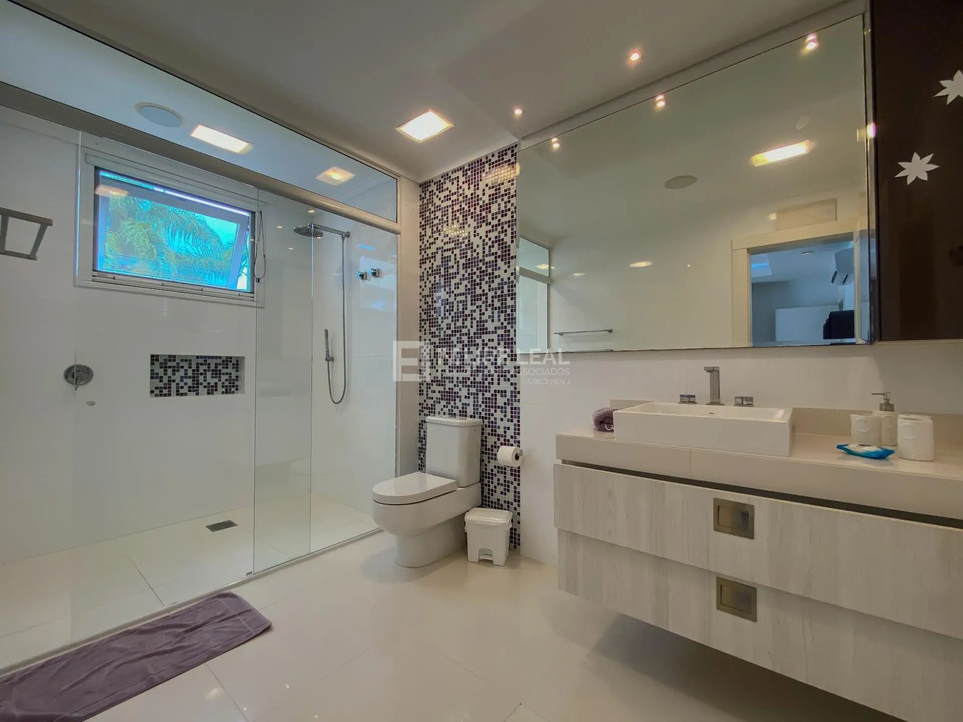 Casa em condomínio com 9 dormitórios e 8 suítes — photo 63