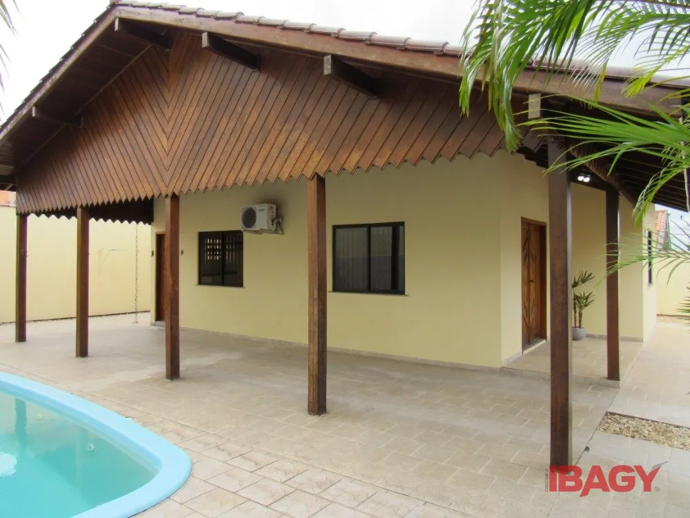 2-bedroom house with a grill on the balcony — photo 19