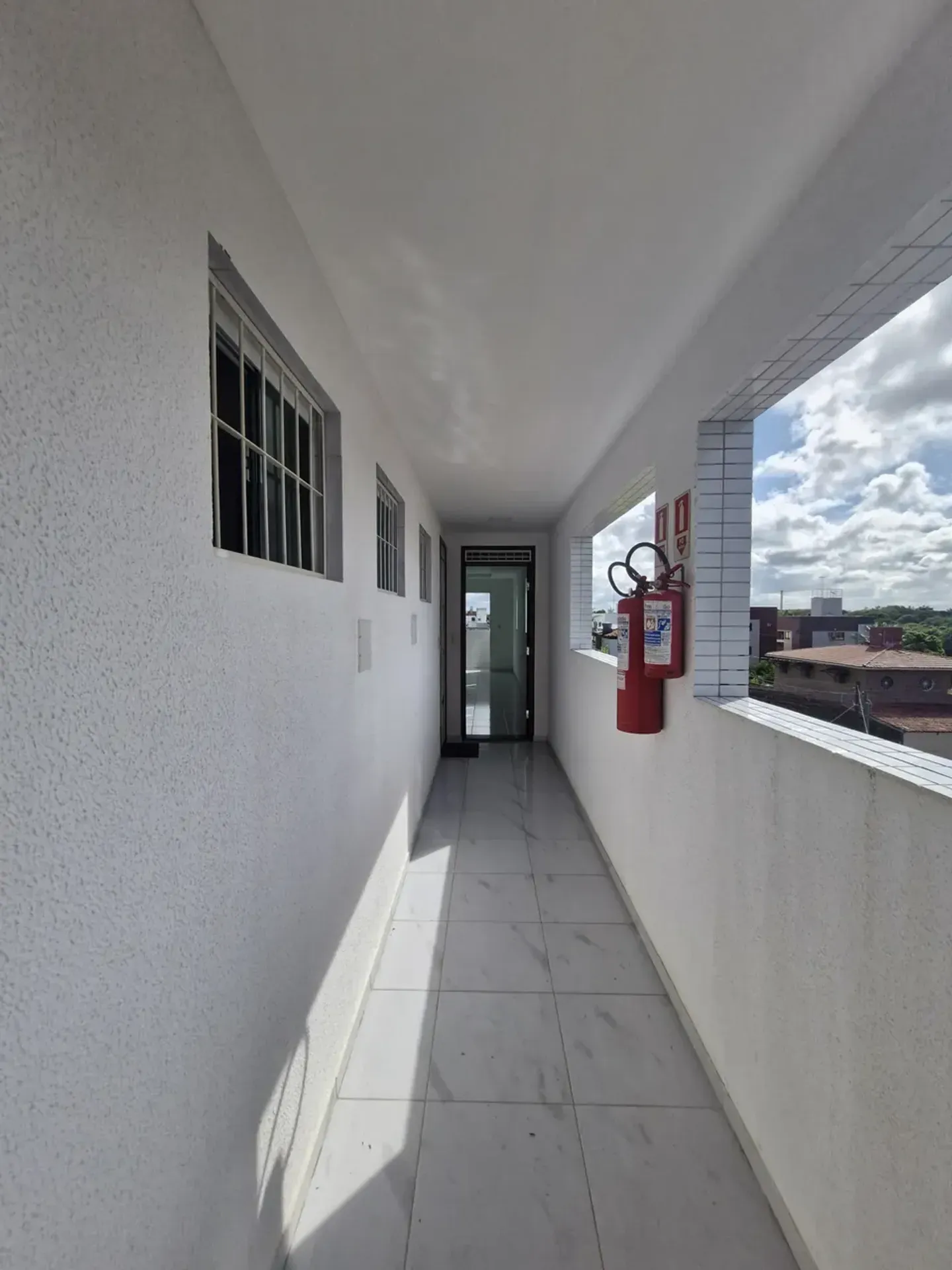 3-bedroom apartment, 1 with its own bathroom, 77 m² — photo 23