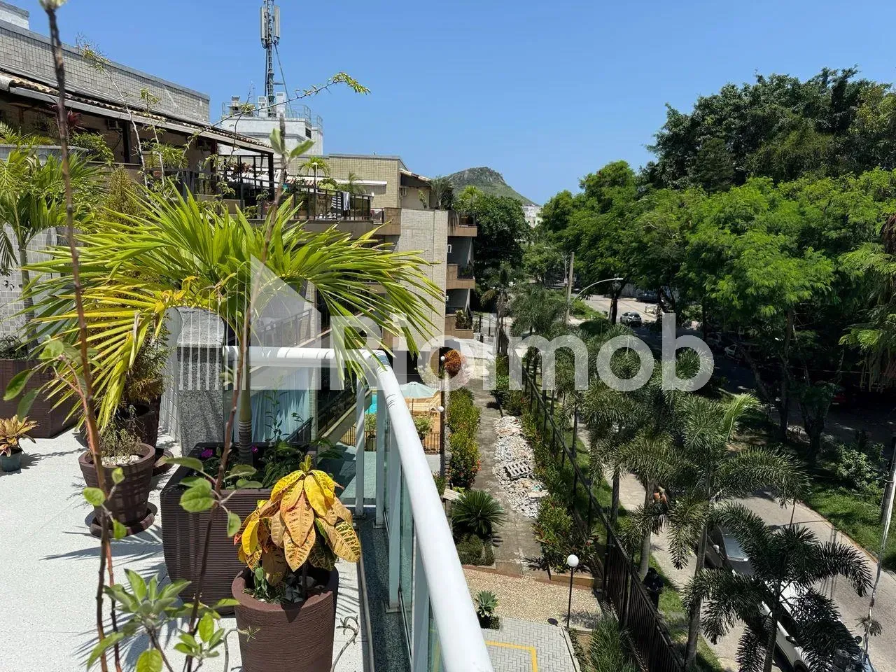 Furnished apartment with 3 bedrooms and balcony — photo 20